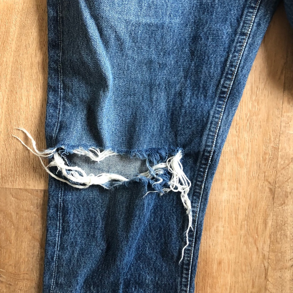 Naturally distressed Agolde Riley High Rise Jean / size 27 - Picture 6 of 15